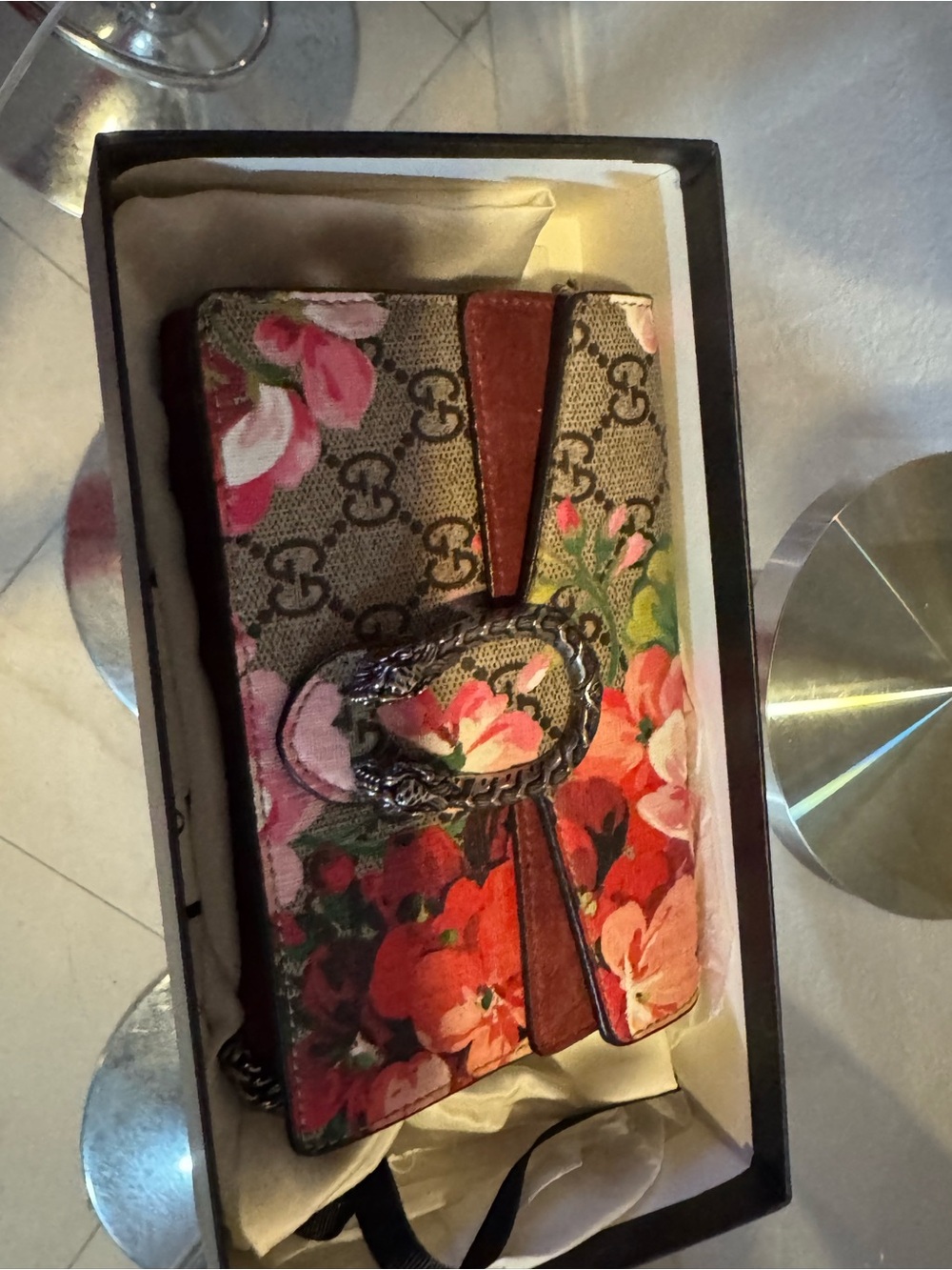 Gucci Floral GG Supreme Crossbody Mini Bag in Beige, Red, Pink - Picture 11 of 15